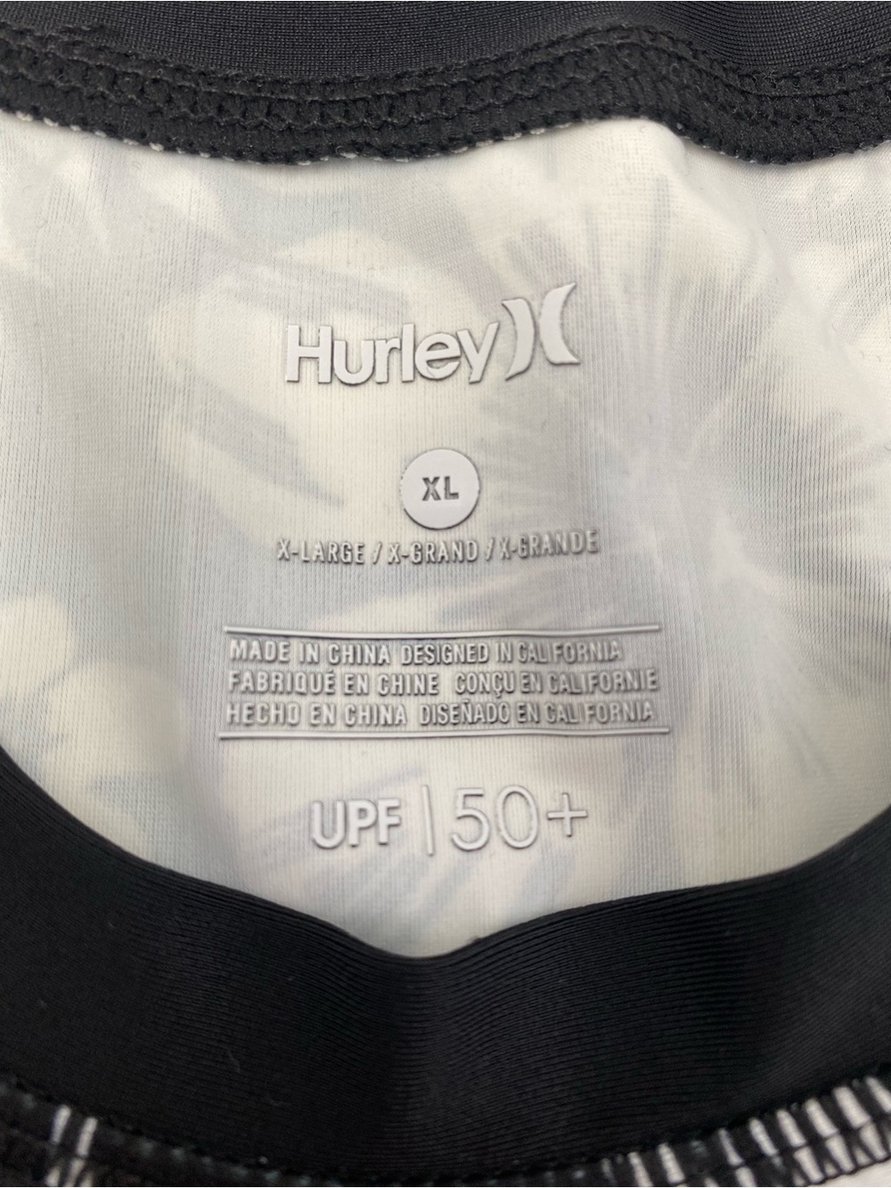 XL Women’s Hurley Black and White Floral Long Sleeve Rash Guard & Swim Short Set - Picture 2 of 7